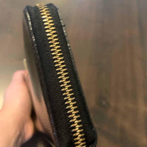 Kate Spade Zip Wallet - Picture 3 of 10